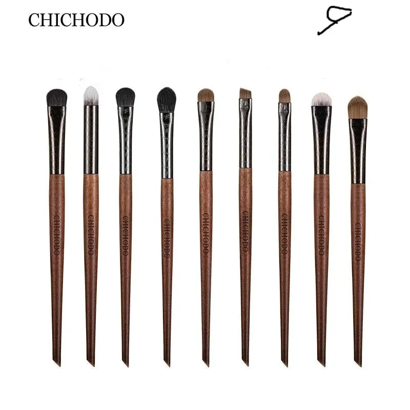 Natural & Synthetic Makeup Brushes