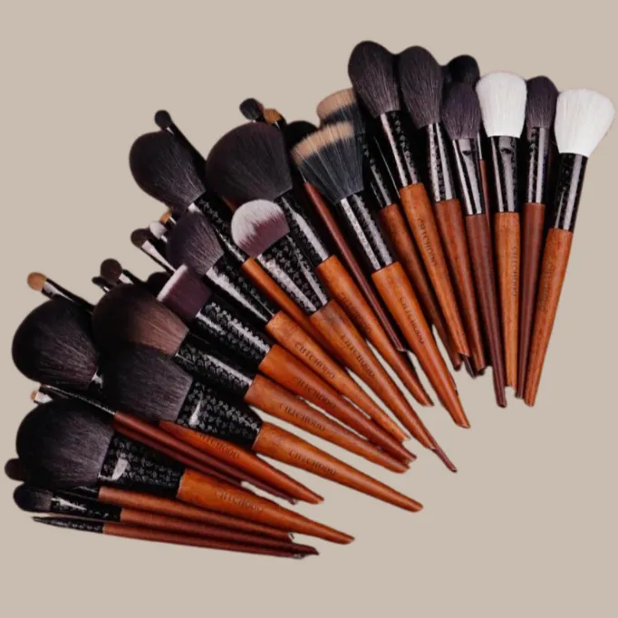 Natural & Synthetic Makeup Brushes