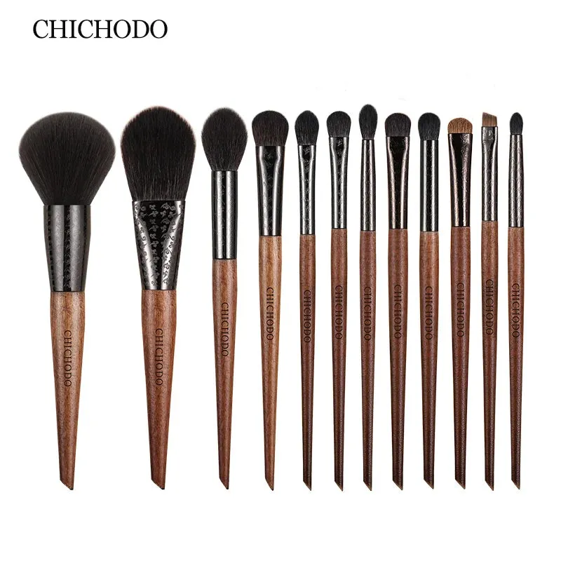 Natural & Synthetic Makeup Brushes