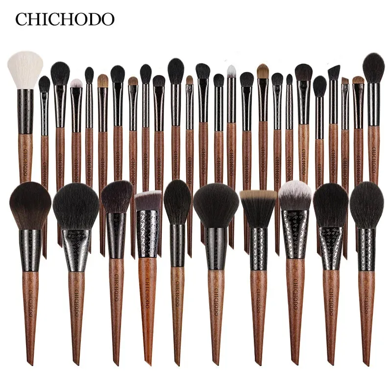 Natural & Synthetic Makeup Brushes