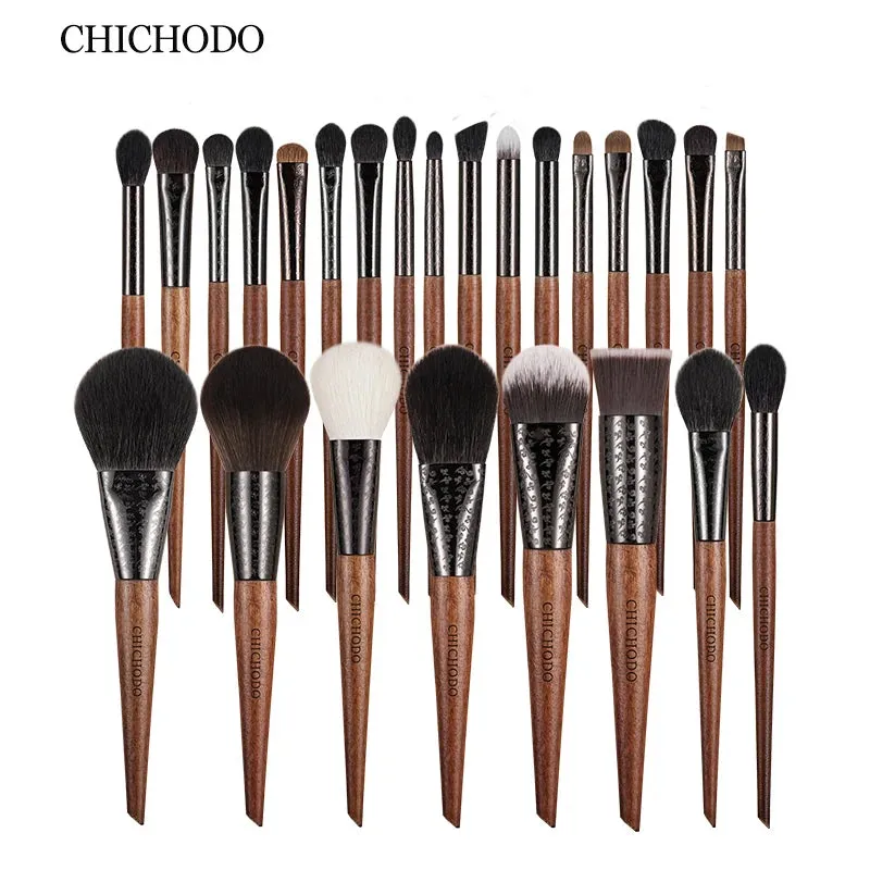 Natural & Synthetic Makeup Brushes