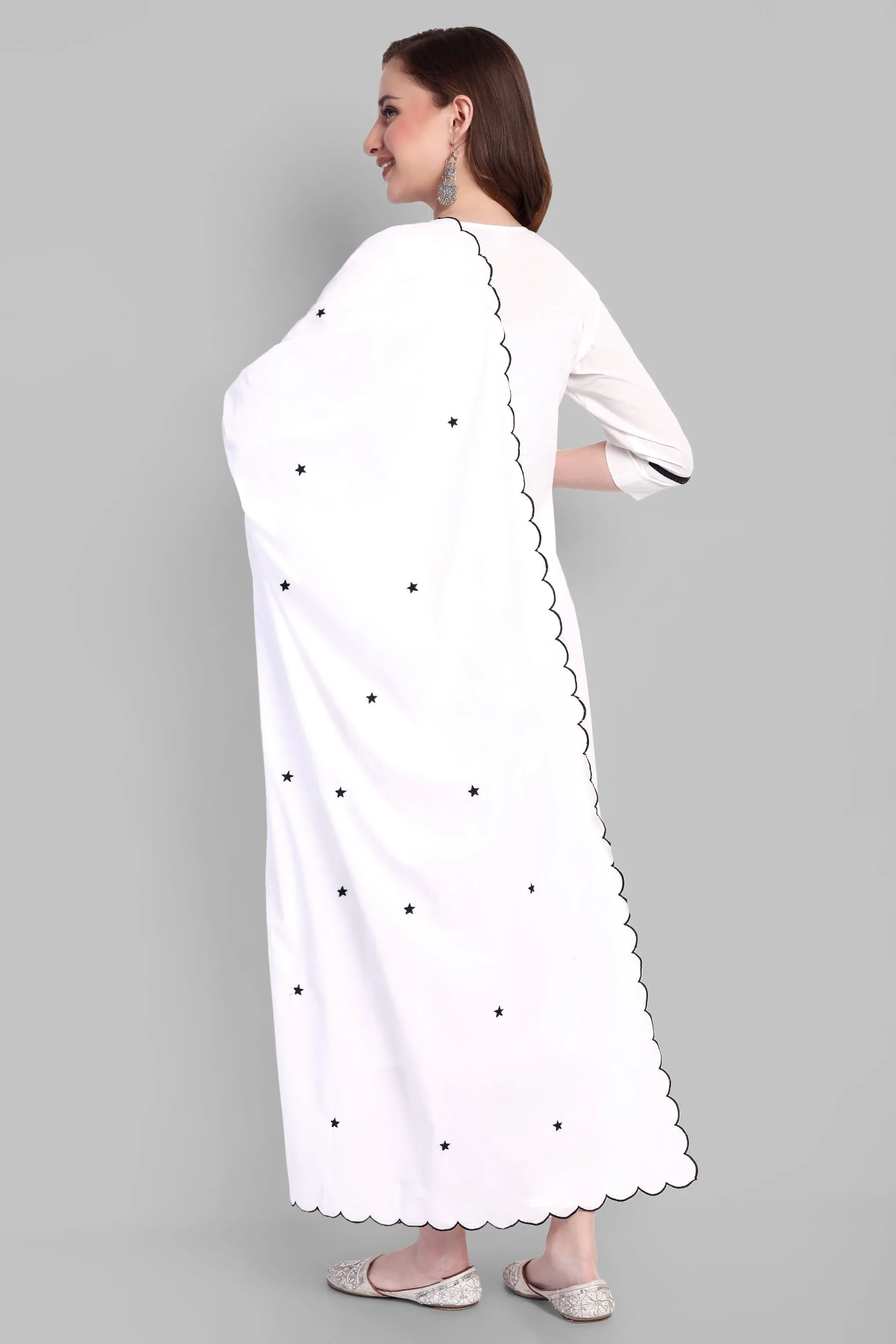 White Embriodery Kurta Pant & Dupatta